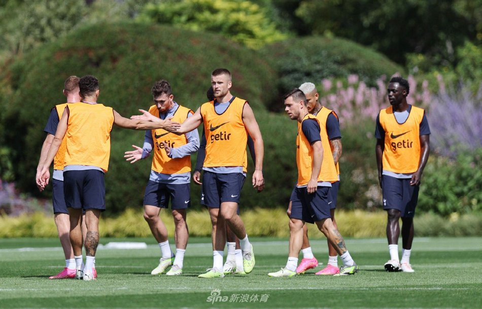 阿斯顿维拉 阿斯顿维拉